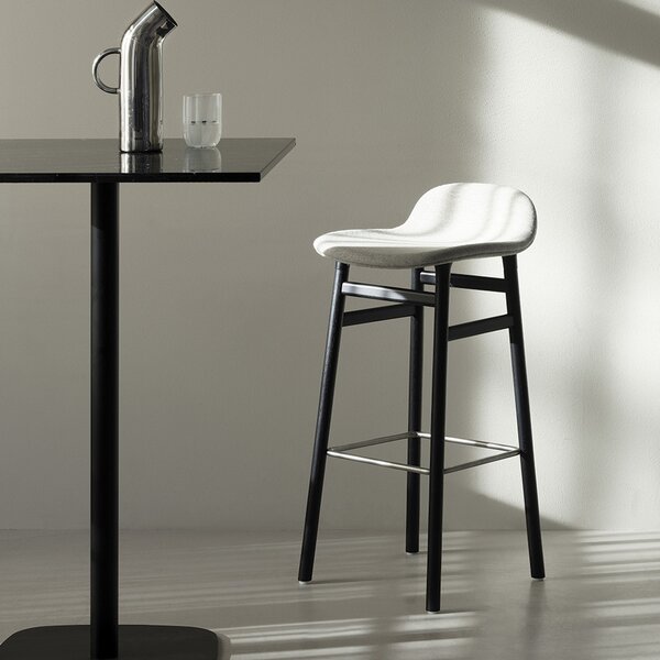 Normann Copenhagen designové barové židle Form Barstool Wood (75 cm)