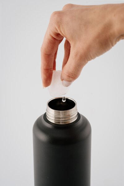 EQUA Timeless Thermo Dark 600 a 1000 ml - termoska z nerezové oceli Velikost: 600 ml
