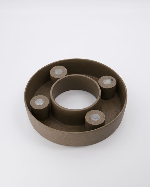 House Doctor Betonový svícen Ring Brown - 26 cm HD281
