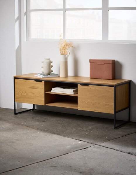TV stolek v dekoru dubu v přírodní barvě 155x55x45 cm Cesura – Unique Furniture