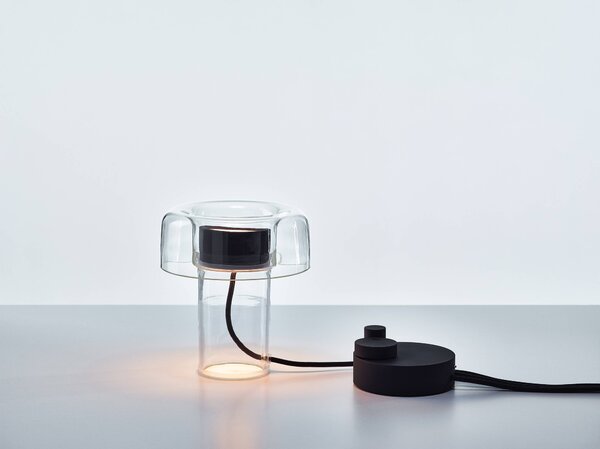 Designová LED stolní lampa Brokis Spectra mini PC1371 Povrch Montury: Stříbrný elox, Barva skla: Šedá kouřová - transparentní sklo, Tělo stmívače: Stříbrný elox