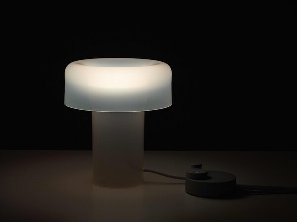 Designová LED stolní lampa Brokis Spectra PC1372 Povrch Montury: Stříbrný elox, Barva skla: Šedá kouřová - transparentní sklo, Tělo stmívače: Stříbrný elox