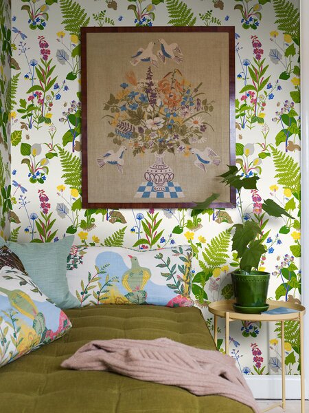 Vliesová tapeta na zeď, zelená, červená, luční květiny, kapradiny, 1788, Scandinavian Designers, Borastapeter
