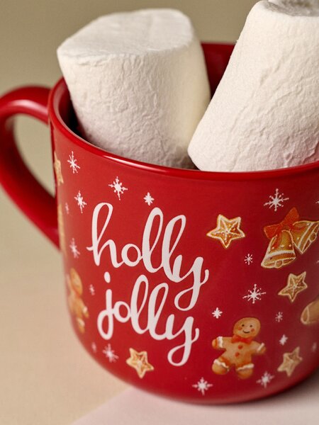 Sinsay - Vánoční keramický hrnek s motivem perníčků a nápisem „Holly Jolly“ - červená