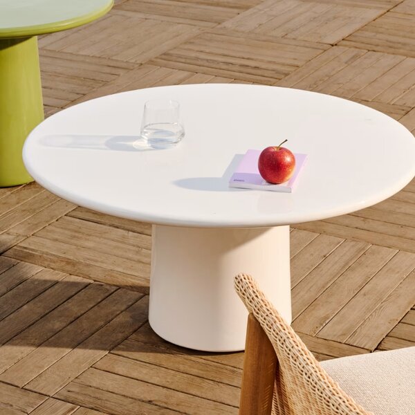 Bílý zahradní stolek Kave Home Albanella 85 cm