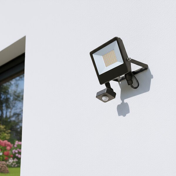 SOLIGHT LED reflektor TOP 30W, max. 3900lm, 3CCT, volitený výkon 100/66%, IP65, senzor