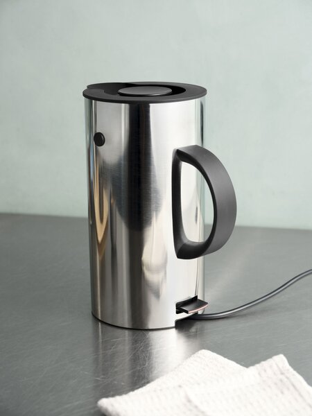 Stelton 891 Rychlovarná konvice EM77 z nerezové oceli
