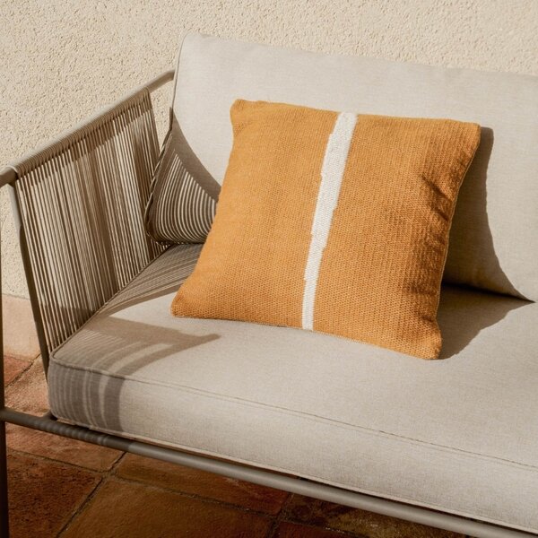 Kave Home Oranžový povlak na polštář Daila 50 x 50 cm