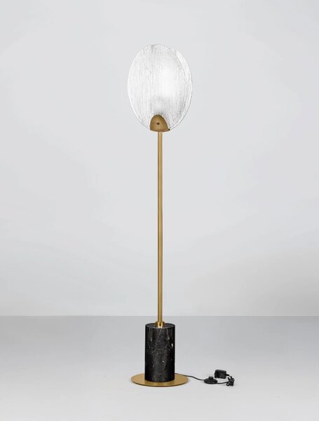 Designová stojací lampa Shelina měděná