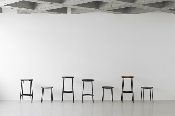 Normann Copenhagen Circa Barstool Low (výška 65cm)