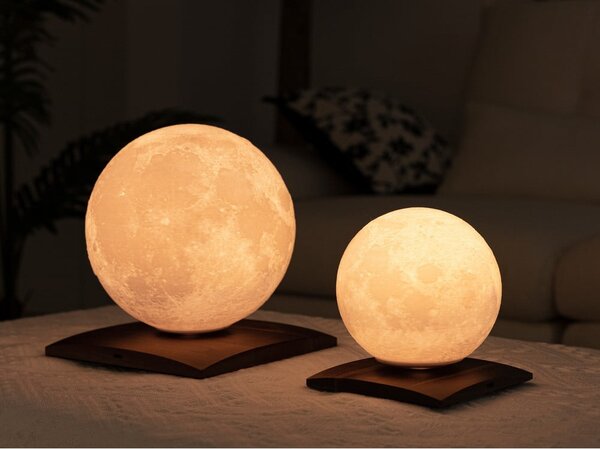 Tmavě hnědá LED stolní lampa z ořechového dřeva (výška 13 cm) Smart LunaSpin – Gingko