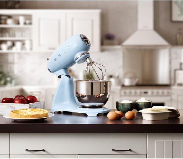 Světle modrý kuchyňský robot Retro Style – SMEG