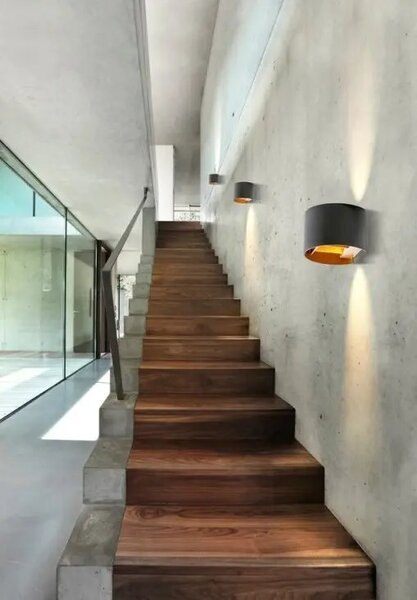 Designové nástěnné svítidlo Leticia 2 černé/zlaté – Šedá