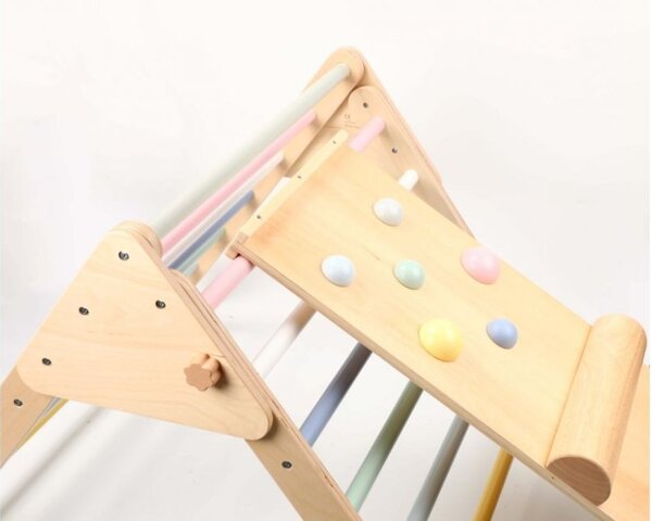 Dřevěný Piklerové trojúhelník MONTY, 59 cm, s Montessori deskou, vícebarevný ELIS design