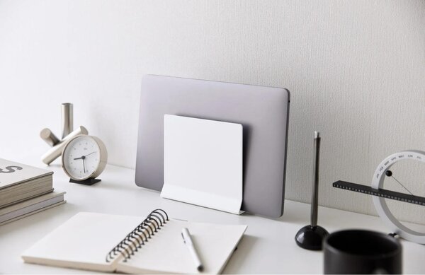 Bílý kovový stojan na notebook Yamazaki Slim 16 x 5,7 cm