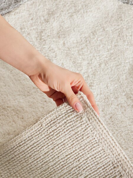 Koberec Hanse Home Snuggle Petite Melodie krémový / vícebarevný