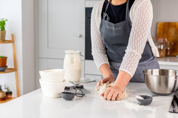 Zástěra KitchenAid šedá, délka 88 cm KAP023622LKG