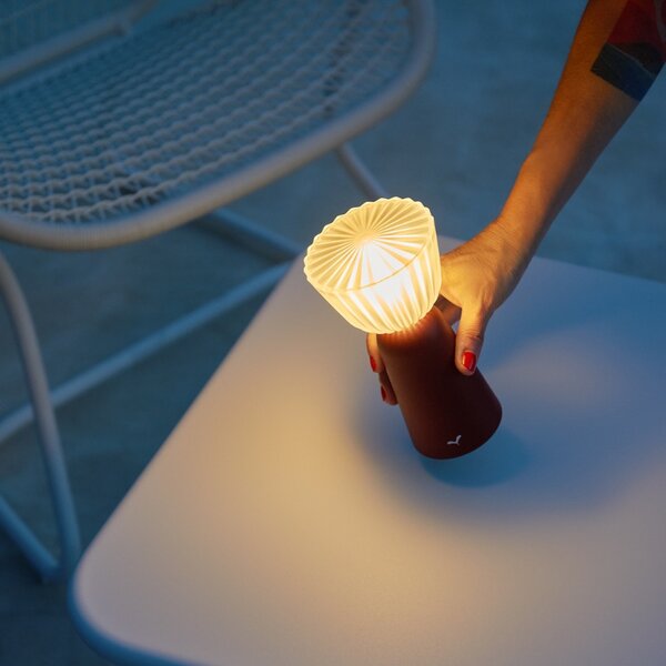 Fermob Nabíjecí stolní LED lampa Swiing 20 cm