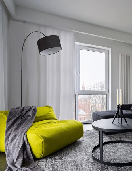 Retro stojací lampa Sama 90 černé – Černá