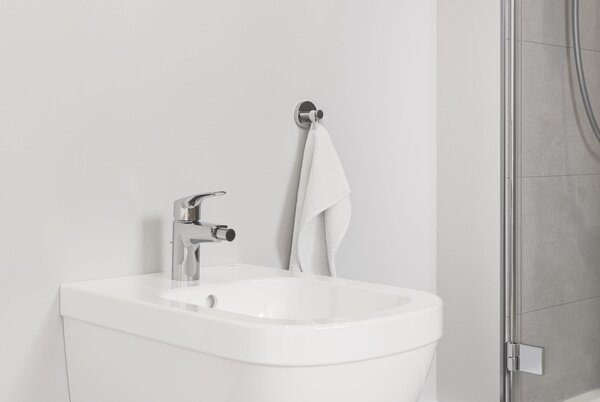 Grohe Essentials věšák na ručník StarLight Chrome 40364001