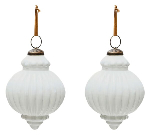 Set dvou bílých skleněných vánočních ozdob Kave Home Irlo 10 cm