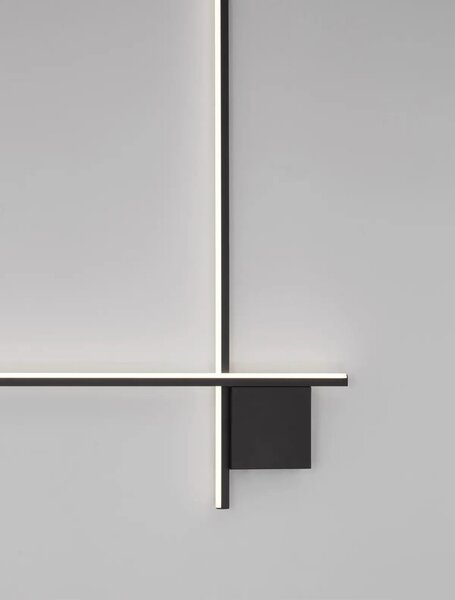 Designové nástěnné svítidlo Cross 80 černá