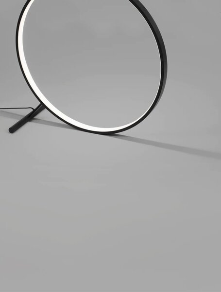 Designová stojací lampa Hola