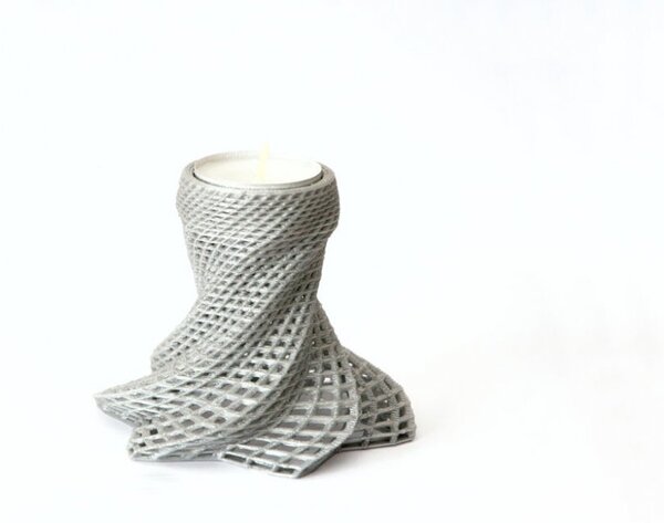 Pieris design Svícen Crochet na čajovou svíčku bílá křídová