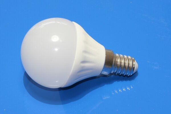 LED-lumin LED žárovka E14, 5W, 390lm, teplá bílá (3000-3200K)
