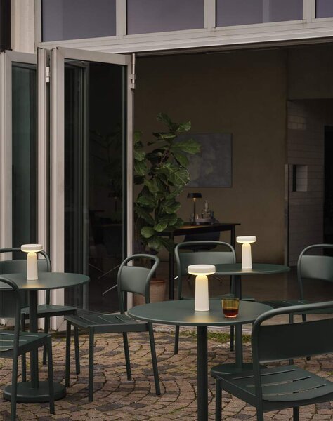 Muuto Přenosná lampa Ease, grey EASPOR02