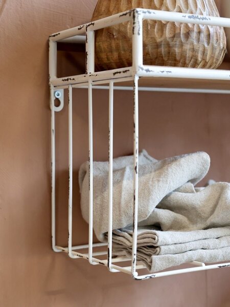 Bílá antik kovová nástěnná polička s háčky Old Shelf - 58*18*24 cm - Chic Antique
