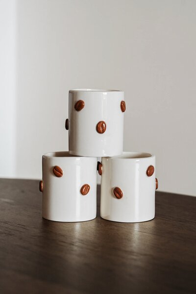 Studio ÜM Keramický hrnek Coffee Beans SU102