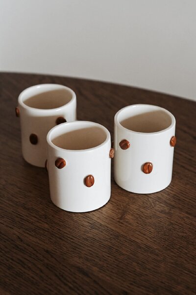 Studio ÜM Keramický hrnek Coffee Beans SU102