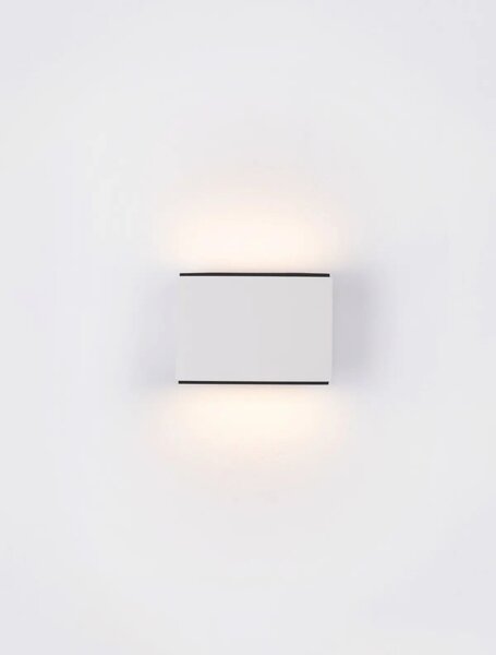 Minimalistické nastěnné svítidlo Oti Bílá