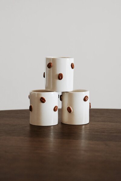 Studio ÜM Keramický hrnek Coffee Beans SU102
