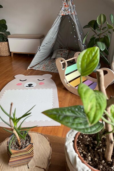 VYLEN Designová puzzle podlaha Méďa Hnědý s hnědým bříškem