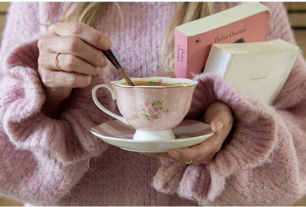 Růžový puntíkatý porcelánový šálek s podšálkem se vzorem růžiček Sweet Roses – 200 ml