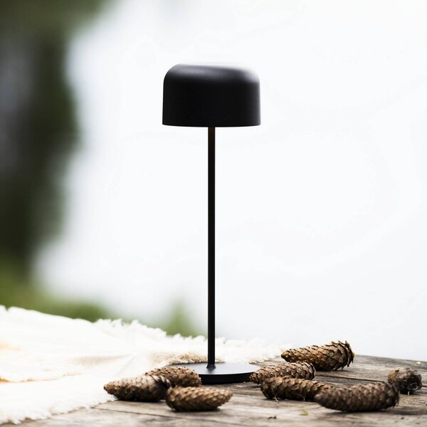 Konstsmide LED stolní lampa Lille na baterie, výška 36 cm, černá, IP54, USB, stmívatelný, Černá, Obývací pokoj / jídelna, Hliník, Moderní