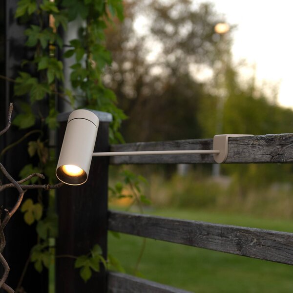 Konstsmide LED stolní lampa Multi na baterie, písková barva, výška 30 cm, IP54, stmívatelný, Krémová / jantar, Obývací pokoj / jídelna, Hliník, Moderní