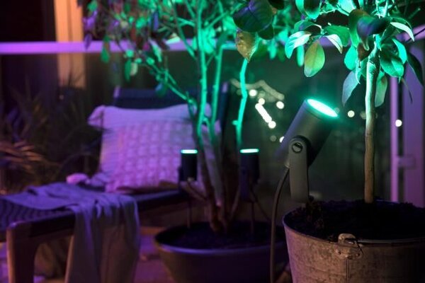 17415/30/P7 Hue WACA Lily venkovní spotové LED svítidlo8W 650lm 2200-6500K RGB IP65 černá