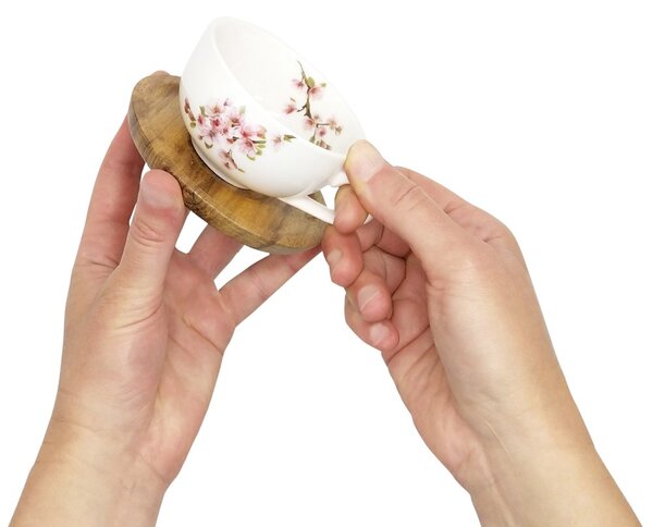 Porcelánový espresso šálek Easy Life Sakura, bílý, s podšálkem z akácie, motiv sakury, 120 ml