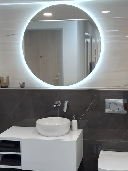 Zrcadlo na zeď chodbu do pokoje ložnice koupelny předsíně kulaté MOONLIGHT kruh průměr 80 cm s LED podsvíceným okrajem po celém obvodu 411-064
