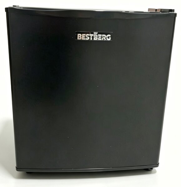 Mini chladnička BestBerg BBFR-48B / 45 l / černá