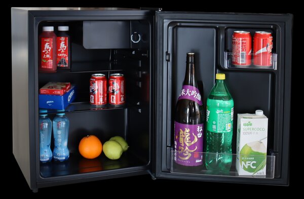 Chladnička BestBerg BBFR-70G / 58 l / LED osvětlení / černá