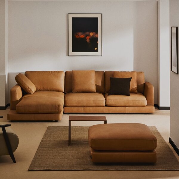 Kave Home Hnědá kožená podnožka Gala 90 x 90 cm