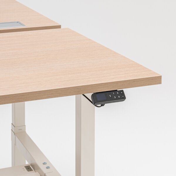 MDD Dubový výškově nastavitelný pracovní stůl Ogi Drive Bench 140 x 169 cm s bílou podnoží
