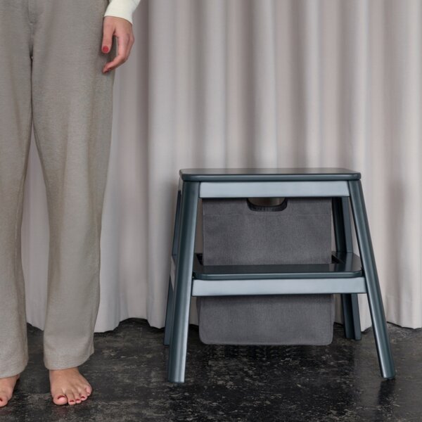 Umage Bílo-šedá dřevěná stolička Step It Up 48 cm