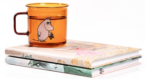 Muurla Skleněný hrnek Moominpappa 0,35l, jantarový