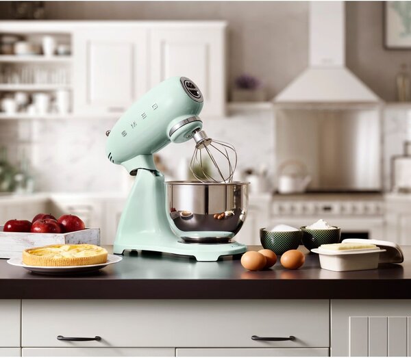 Světle zelený kuchyňský robot Retro Style – SMEG