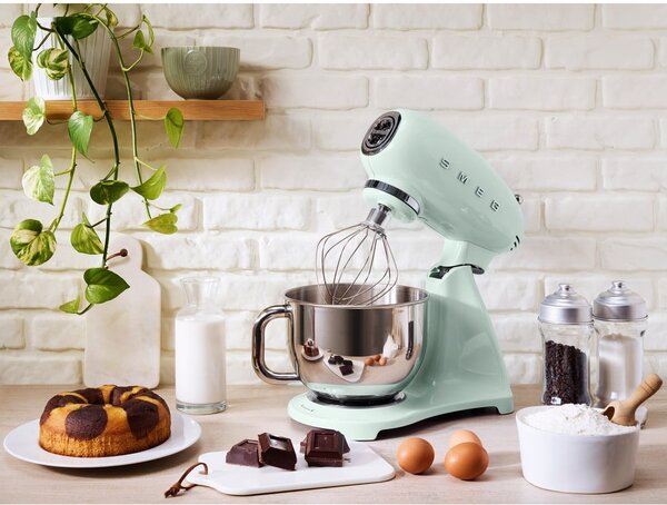Světle zelený kuchyňský robot Retro Style – SMEG
